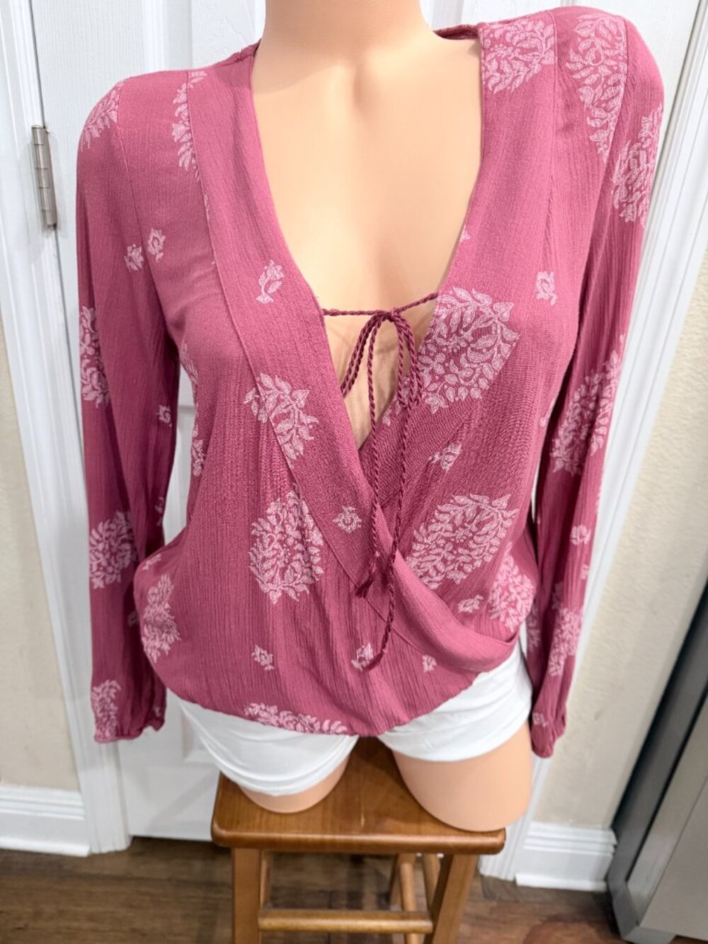Mossimo Supply Co Boho Faux Wrap Top Small Dusty Rose Floral 100% Rayon Tie Neck - Picture 5 of 13